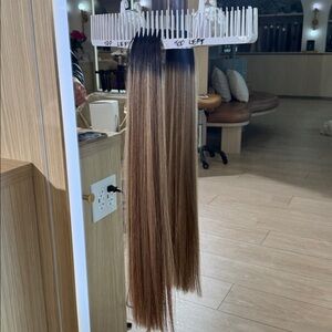 22” Dimensional Bronde Genius Weft Hair Extensions (3) – New